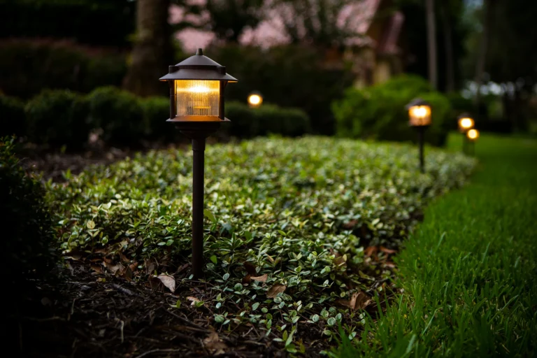 How to Avoid Outdoor Lighting Glare: The Definitive Guide to Visual Comfort